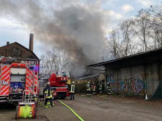 Brand an Lagerhalle in Essen-Horst